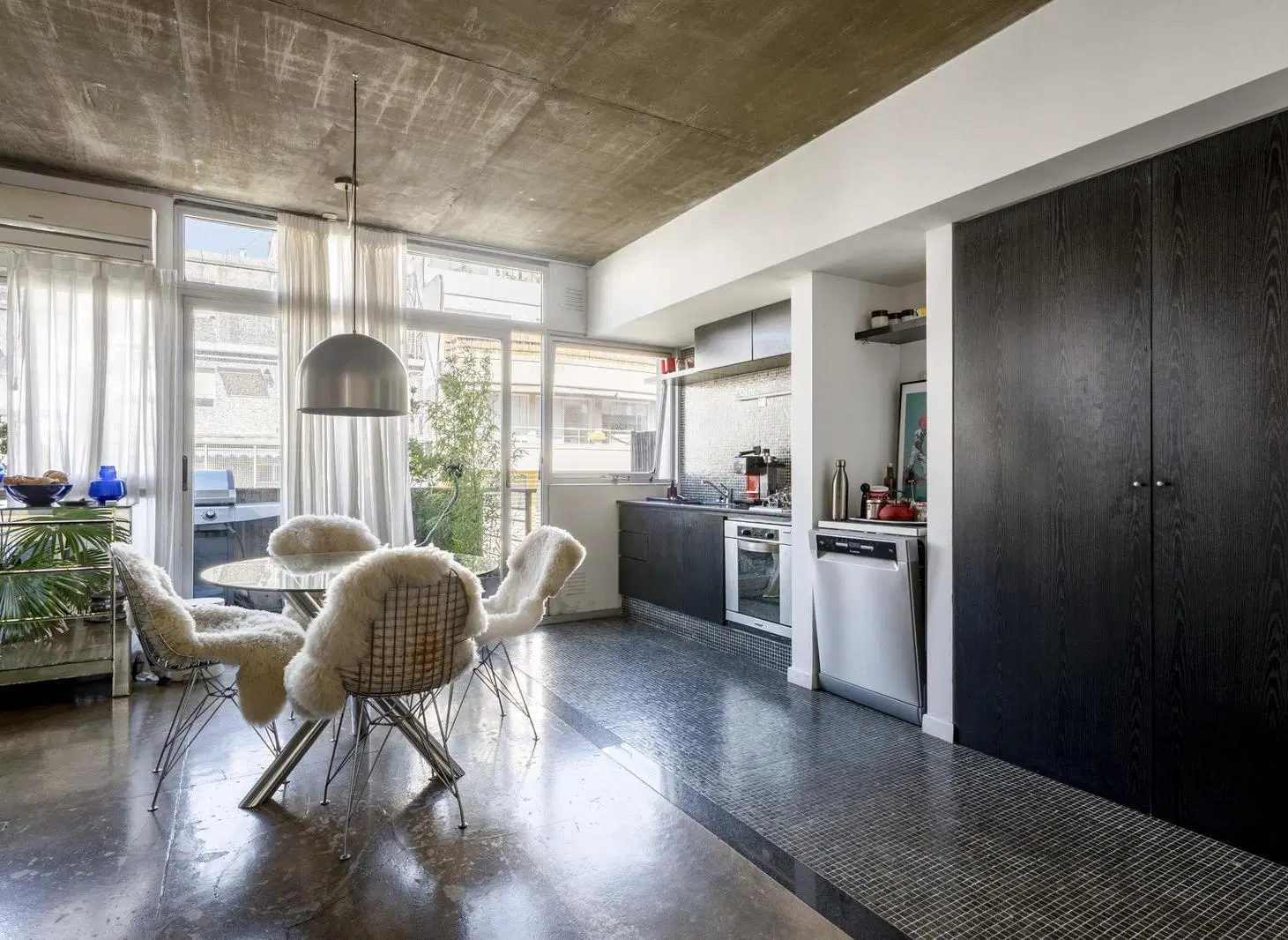 Alquiler Departamento de 2 ambientes, piso alto con balcón y cochera en Recoleta 2