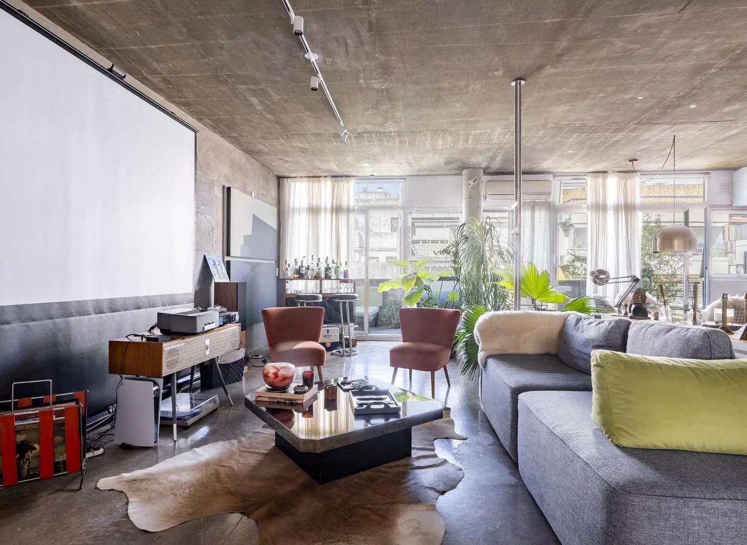 Alquiler Departamento de 2 ambientes, piso alto con balcón y cochera en Recoleta 4