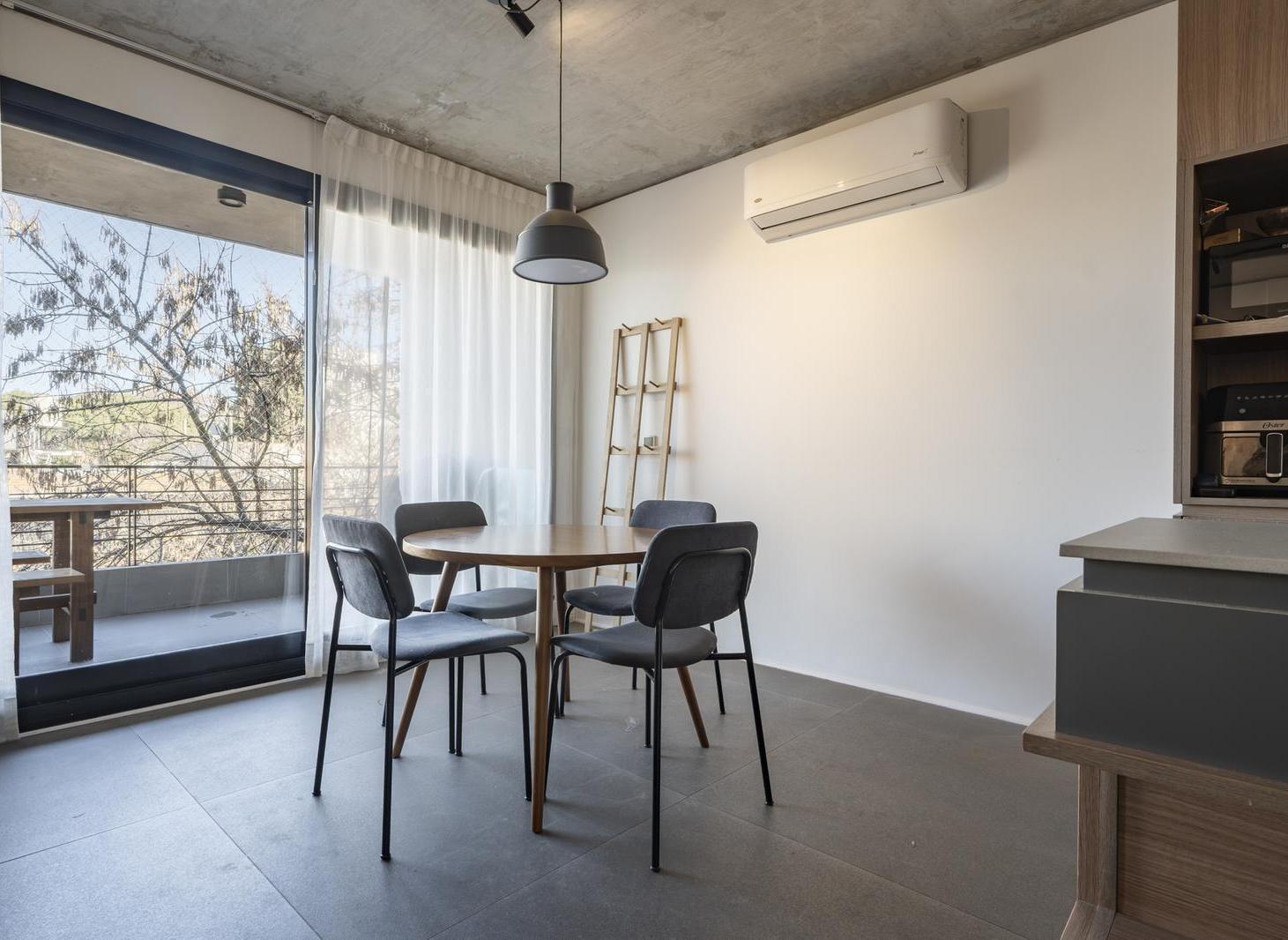 Foto de Venta Departamento 3 ambientes, 2 baños, toilette, con balcón terraza y, imagen 2
