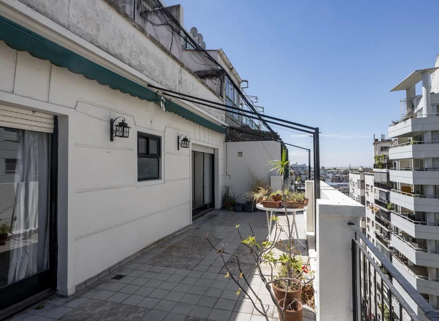 Departamento 3 ambientes con balcón terraza 4