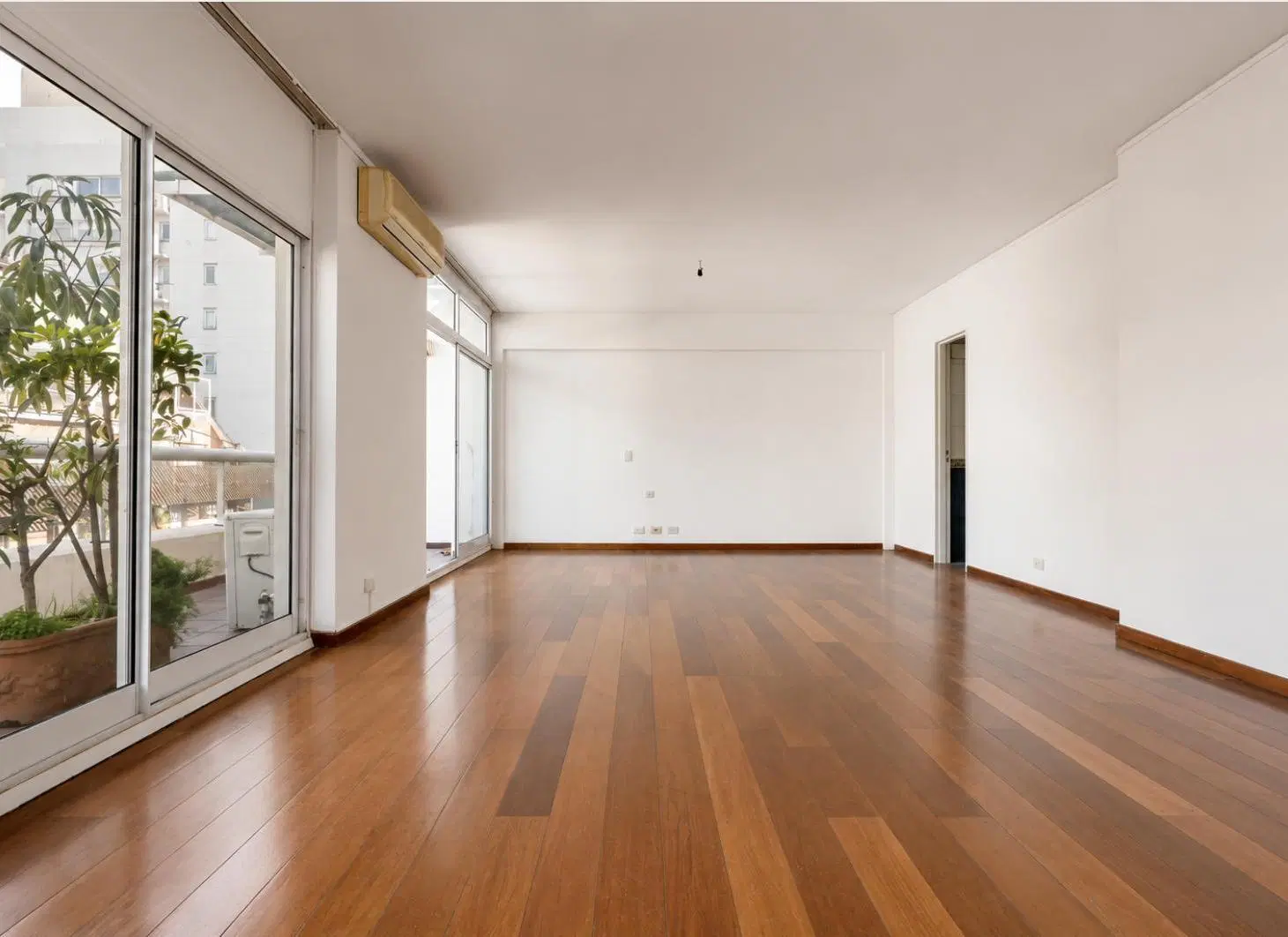 Venta Departamento 4 ambientes con balcón terraza y cochera en Palermo 4