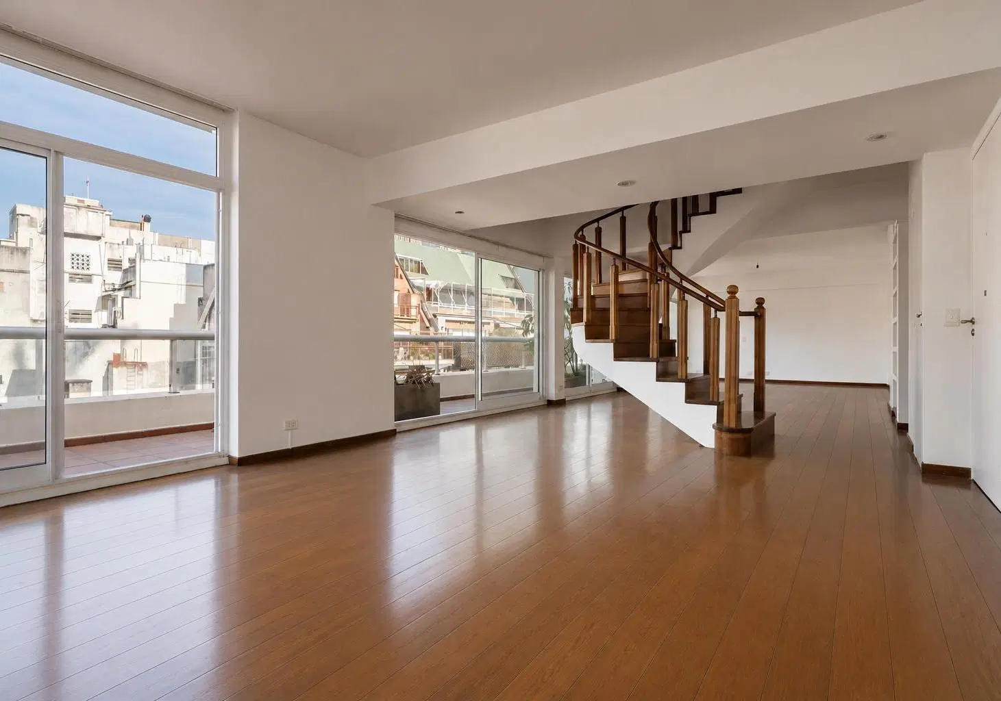 Venta Departamento 4 ambientes con balcón terraza y cochera en Palermo 1