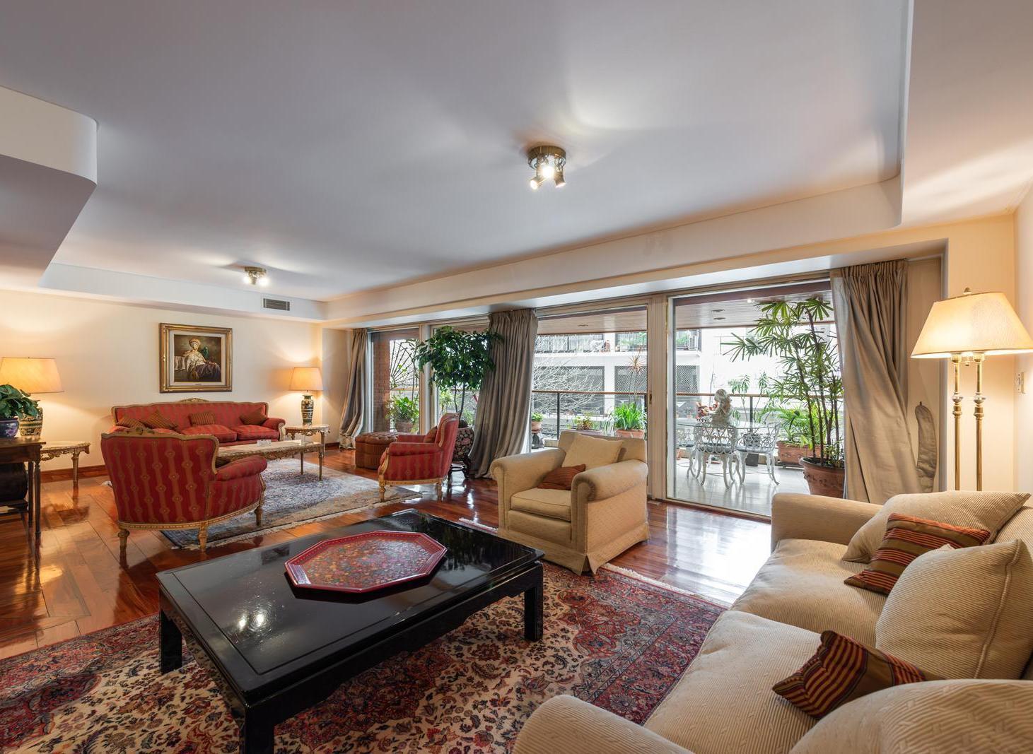 Foto de Venta Piso 262 mts en Recoleta, 4 dormitorios, 2 cocheras, balcón aterrazado., imagen 4