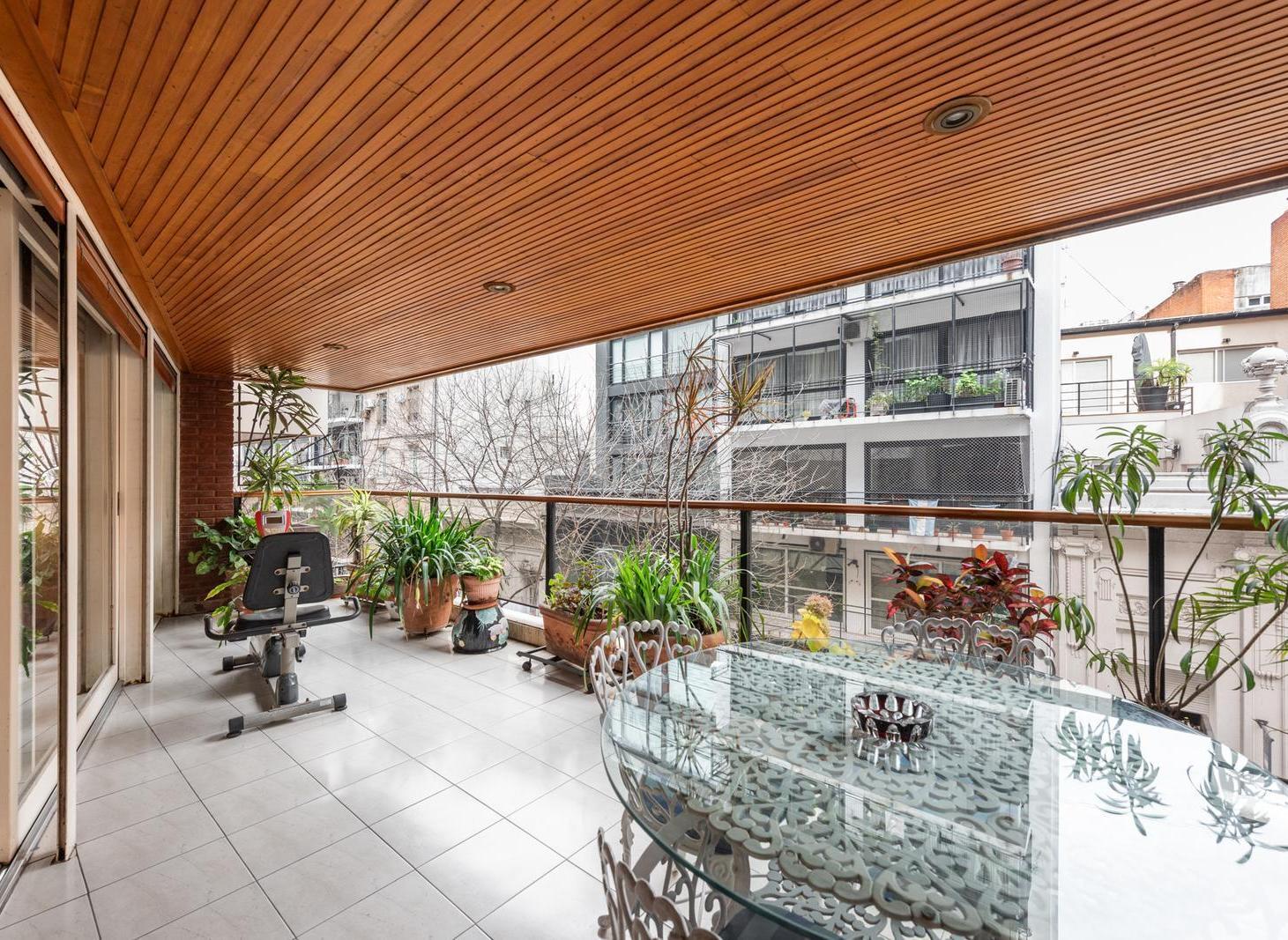 Foto de Venta Piso 262 mts en Recoleta, 4 dormitorios, 2 cocheras, balcón aterrazado., imagen 2