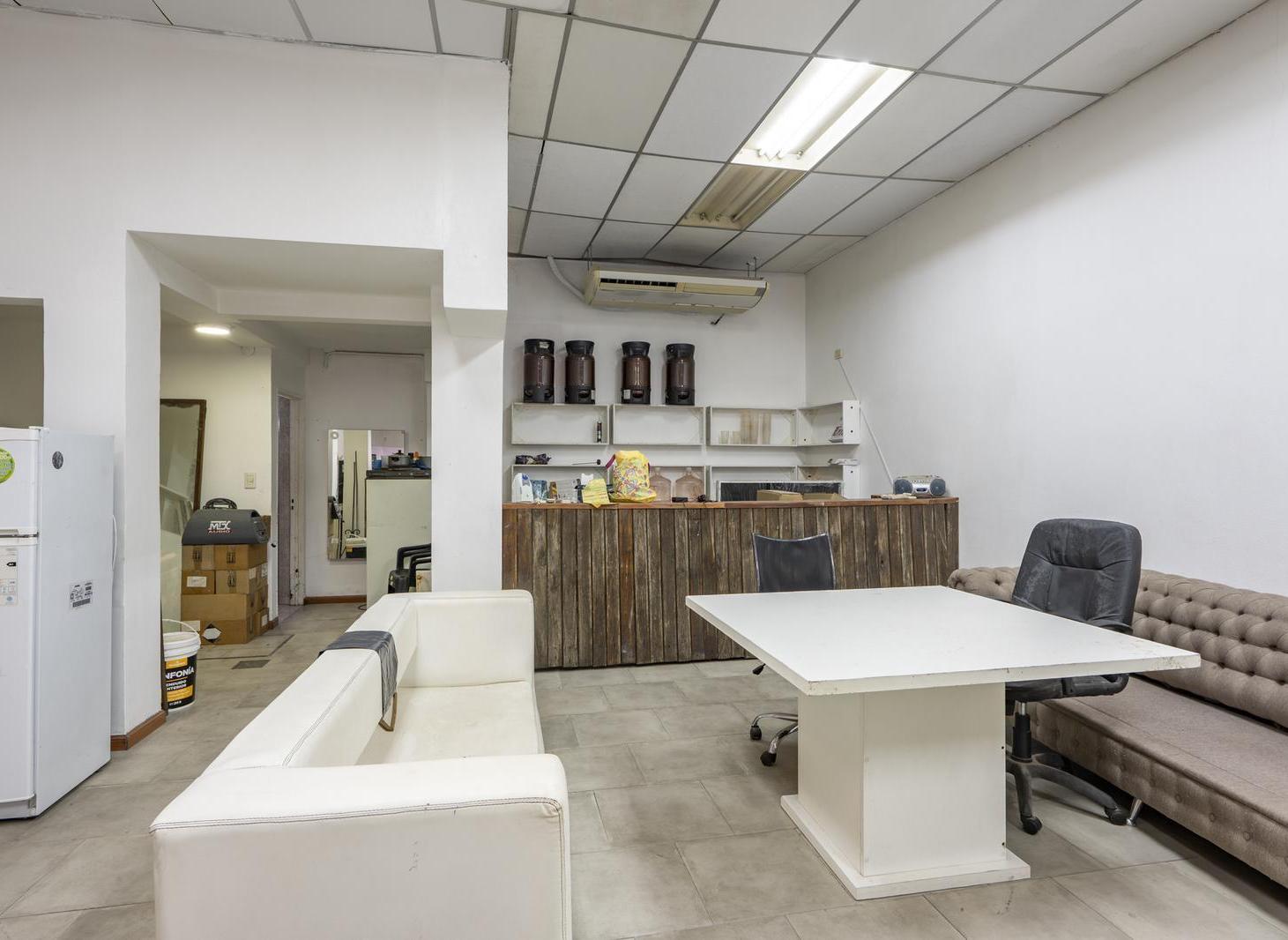 Foto de Venta Local comercial con salón en dos plantas, terraza y cochera en, imagen 5