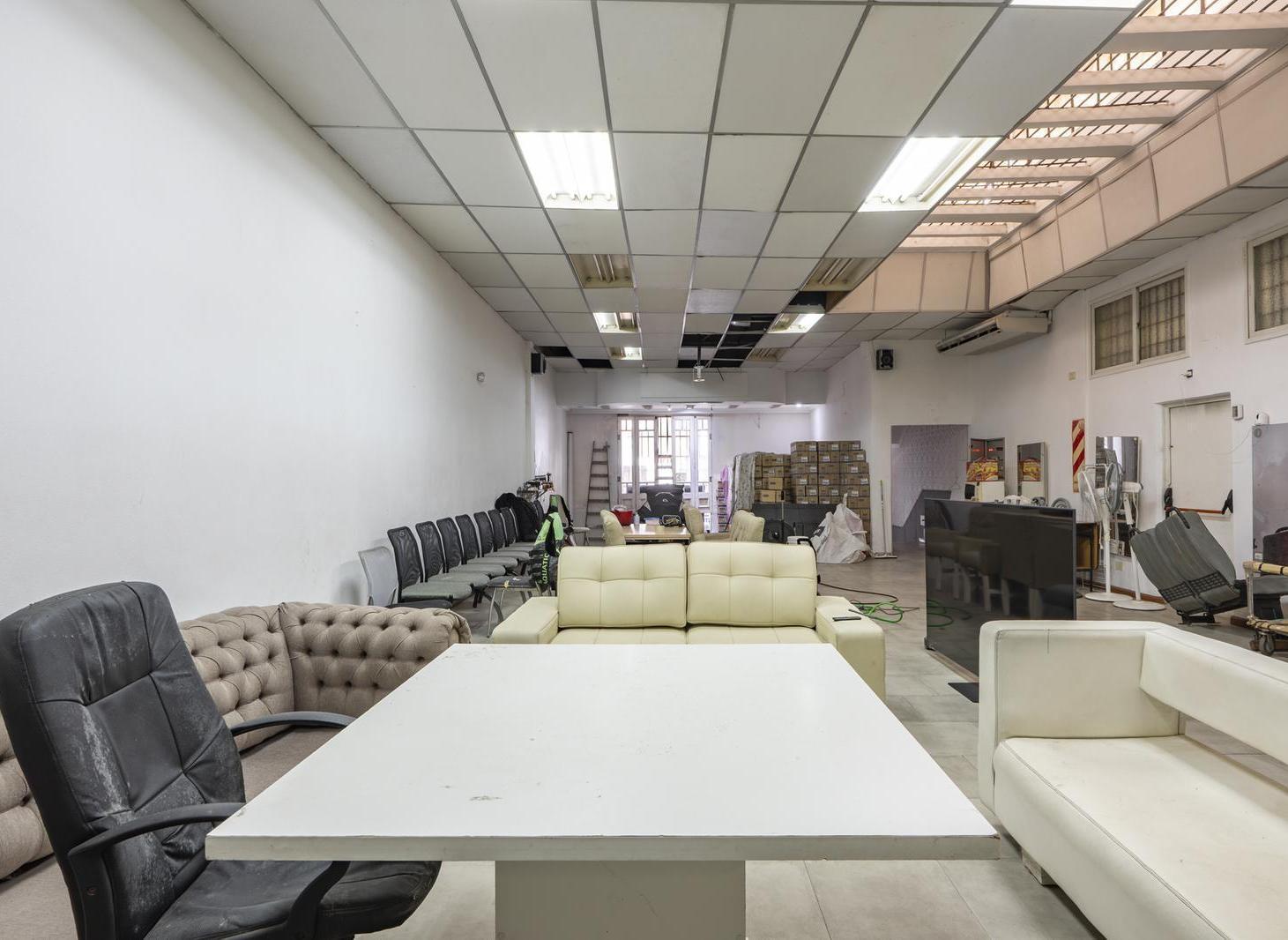 Foto de Venta Local comercial con salón en dos plantas, terraza y cochera en, imagen 1