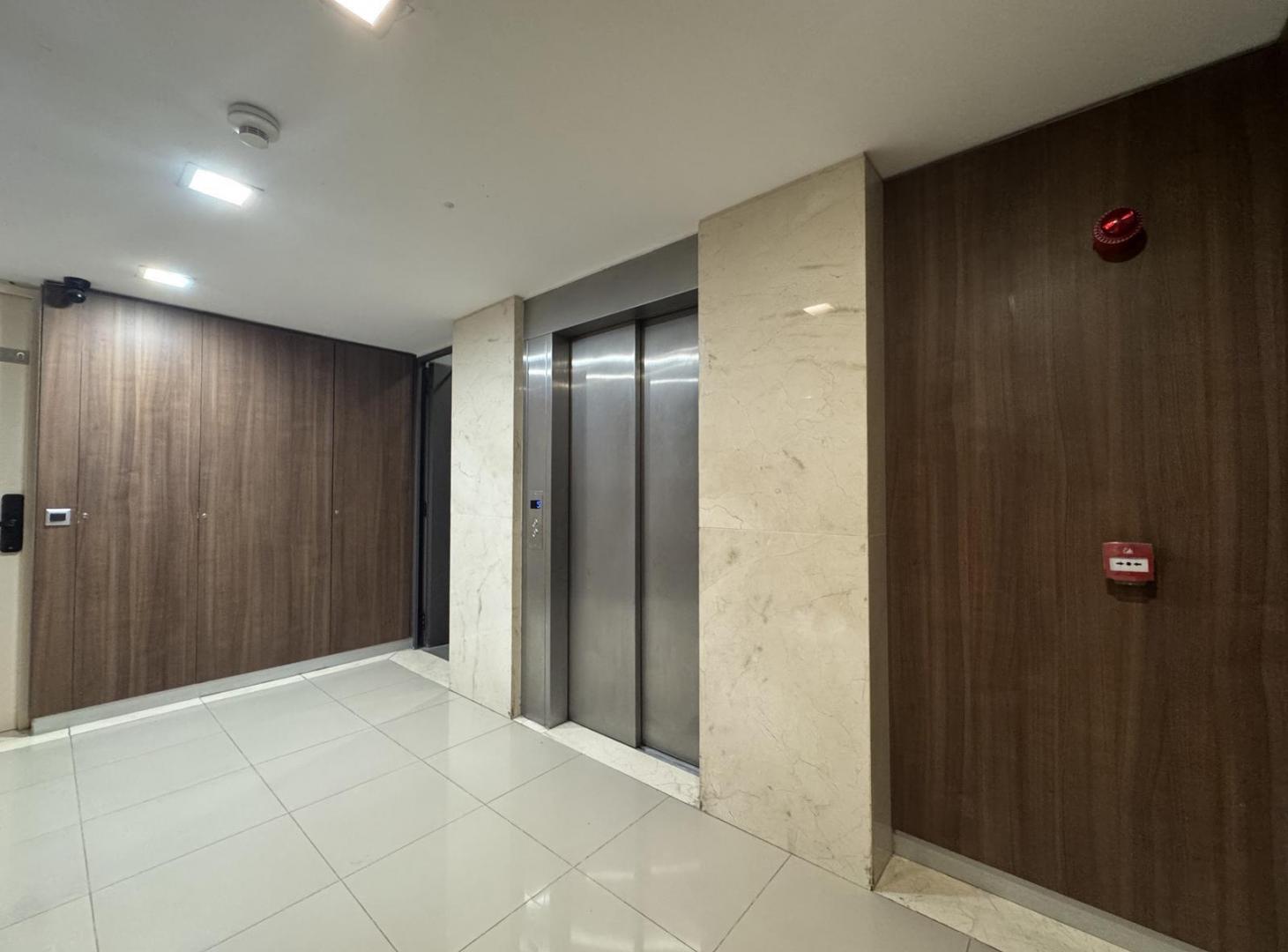 Foto de Alquiler Oficina con cochera Centro Comercial Nordelta, imagen 3