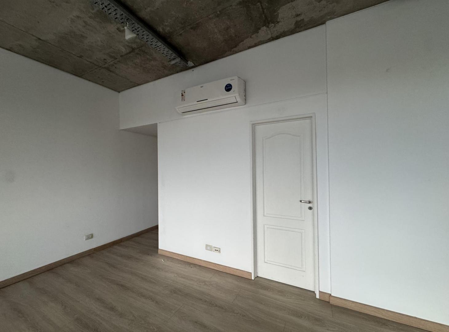 Foto de Alquiler Oficina con cochera Centro Comercial Nordelta, imagen 5