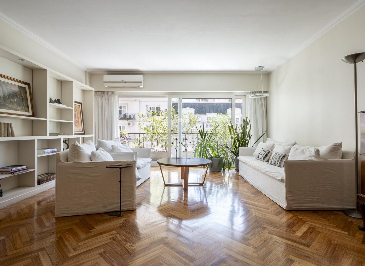 Foto de Departamento 4 ambientes, en venta. Piso alto, balcón corrido y cochera, imagen 3