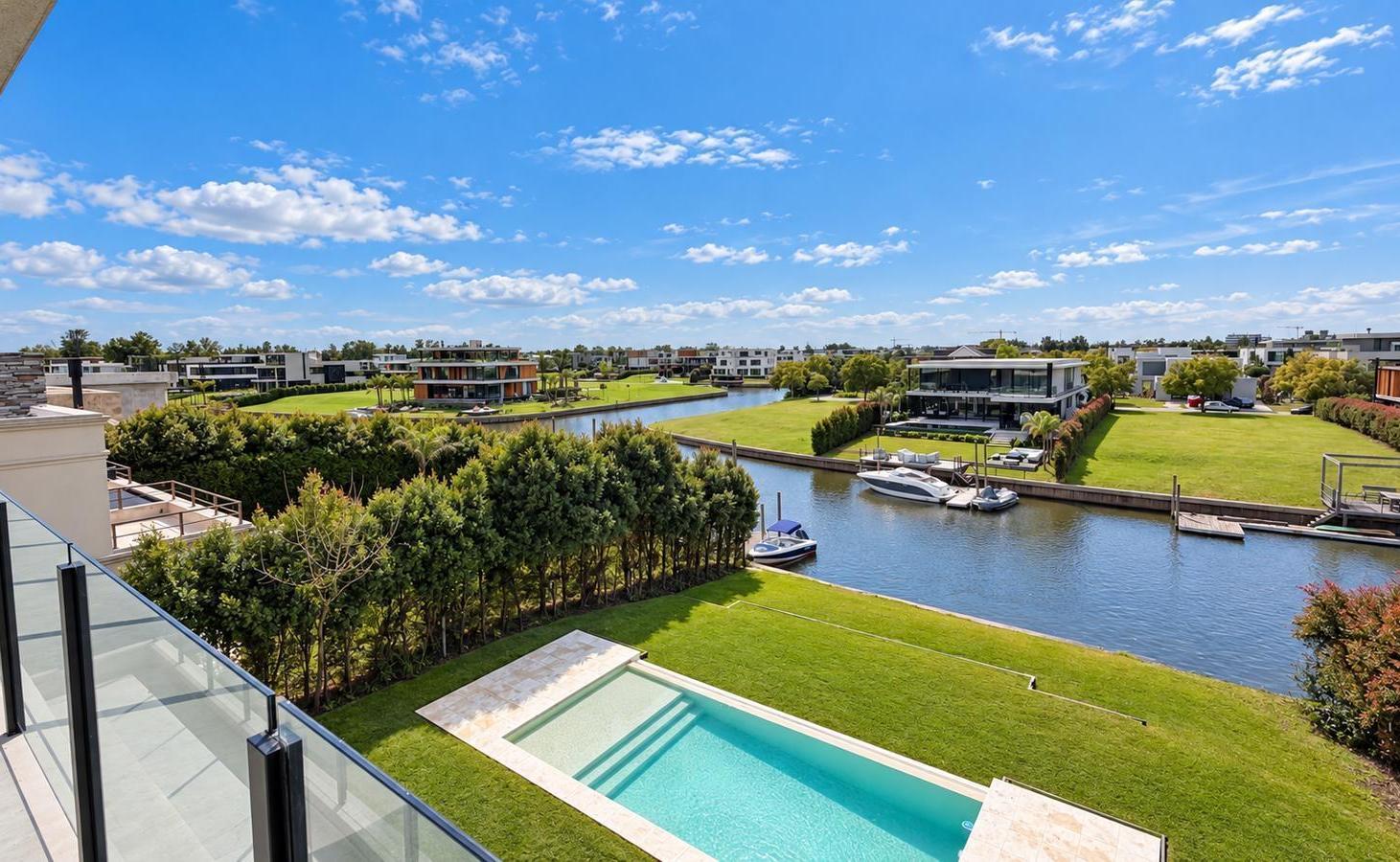 Foto de Venta casa en El Yacht con 9 ambientes, 4 dormitorios, Ascensor y 2, imagen 4