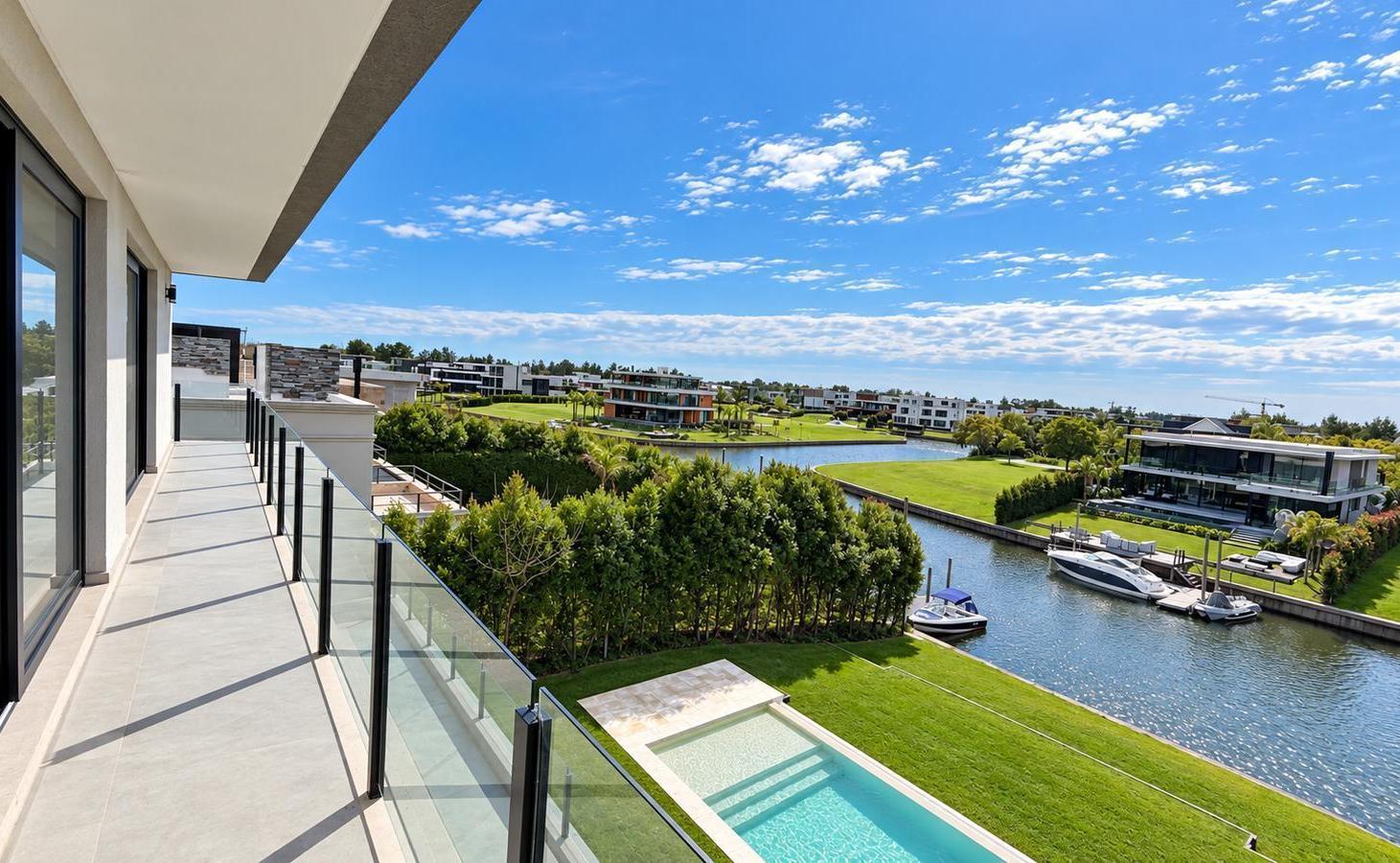 Foto de Venta casa en El Yacht con 9 ambientes, 4 dormitorios, Ascensor y 2, imagen 5