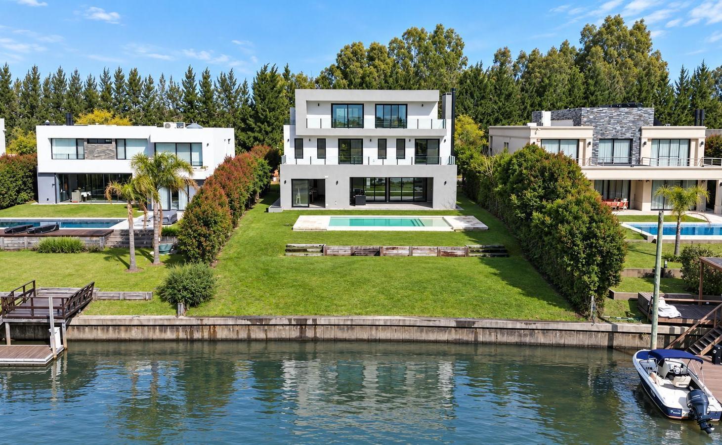 Foto de Venta casa en El Yacht con 9 ambientes, 4 dormitorios, Ascensor y 2, imagen 1