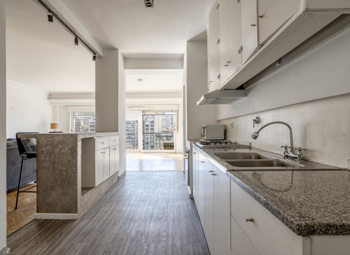 Foto de Departamento renovado en Venta, 3 dormitorios, vista abierta y muy, imagen 3
