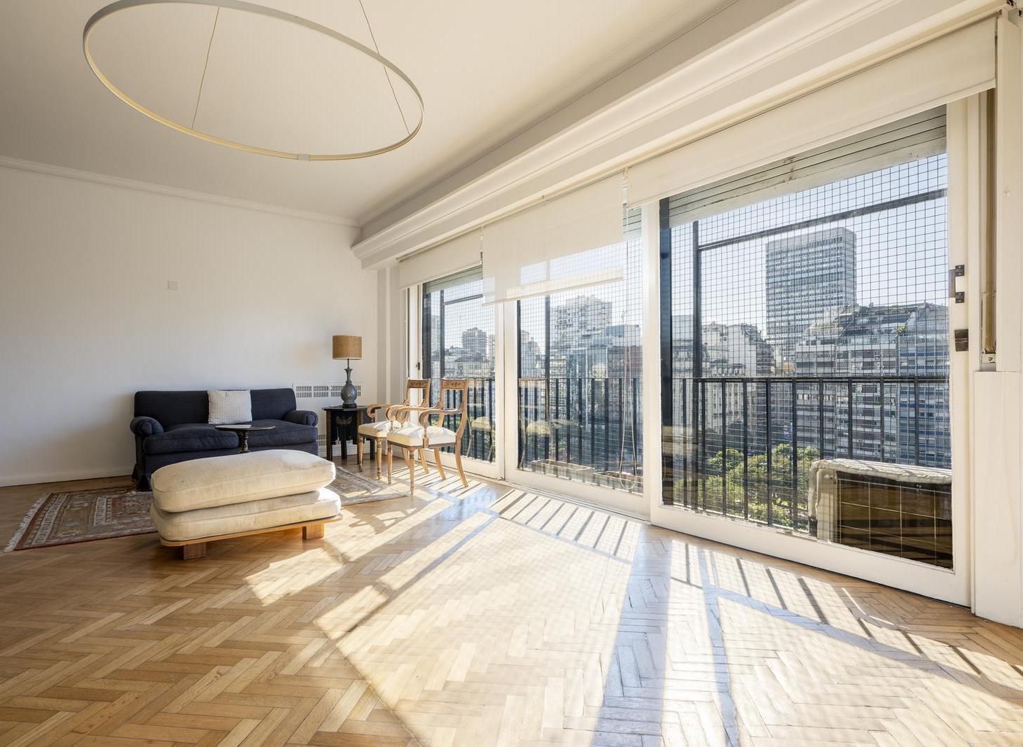 Foto de Departamento renovado en Venta, 3 dormitorios, vista abierta y muy, imagen 1
