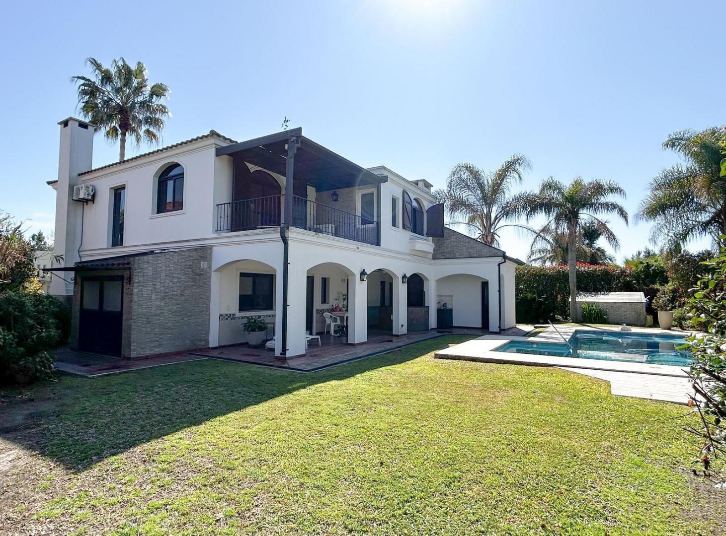 Foto de Casa en venta, 5 ambientes, jardín y pileta, en Rincón de la Costa, imagen 1