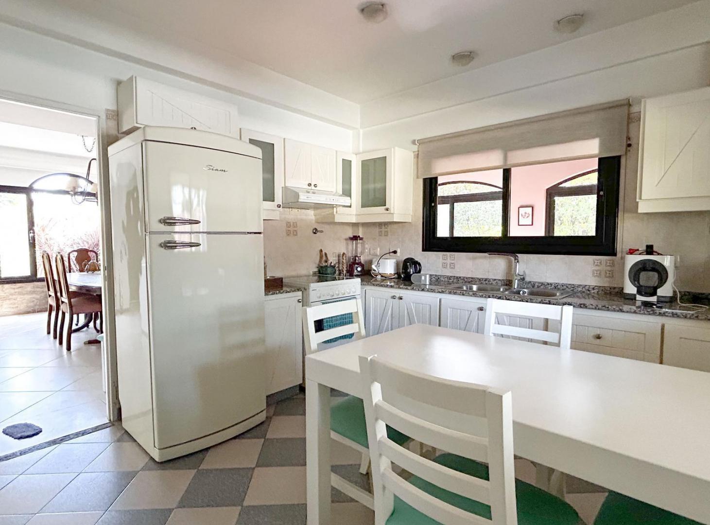 Foto de Casa en venta, 5 ambientes, jardín y pileta, en Rincón de la Costa, imagen 5