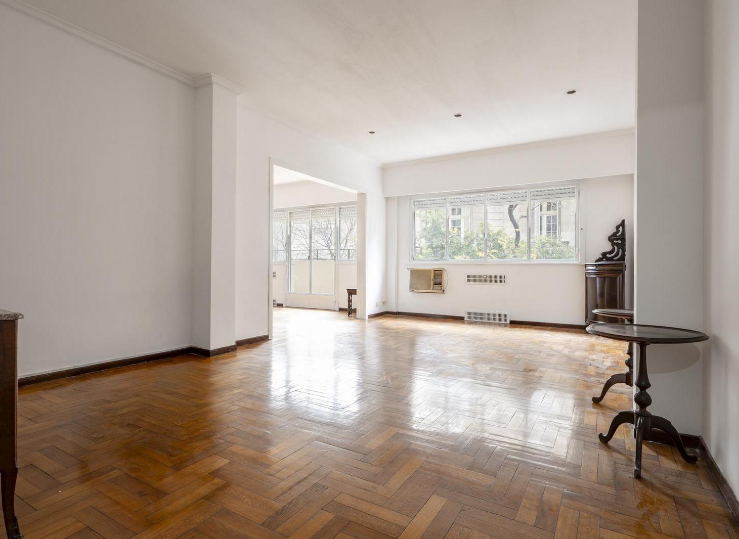 Foto de Venta Departamento 4 ambientes al frente con balcón y cochera cubierta, imagen 2