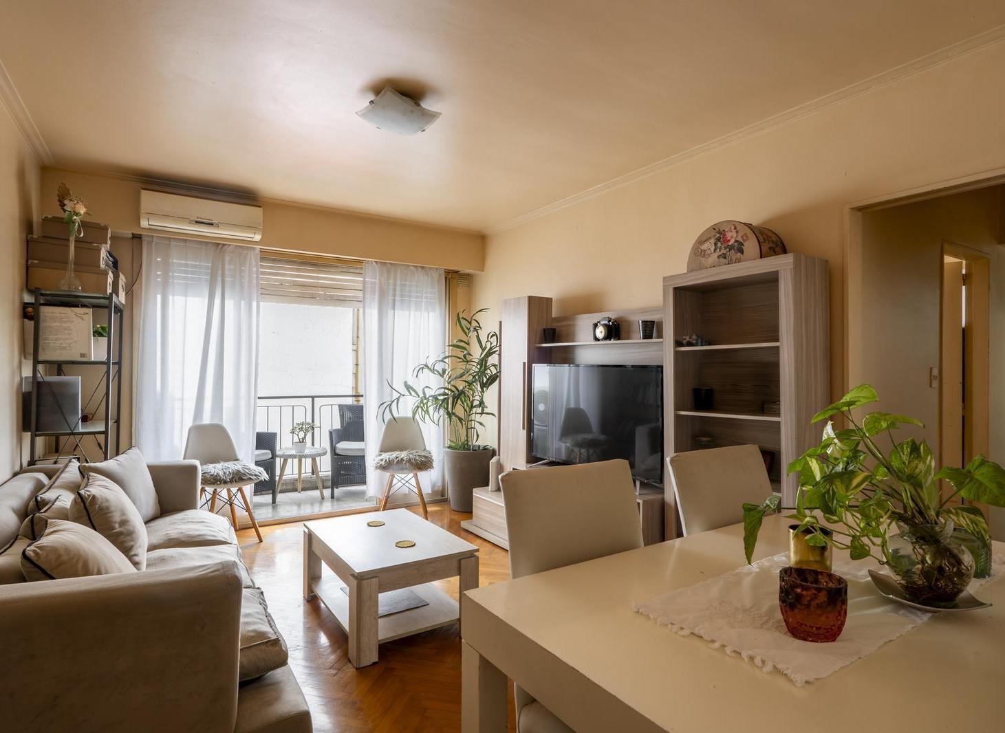 Foto de Venta Departamento de 3 ambientes con balcón – Muy luminoso – Caballito, imagen 1