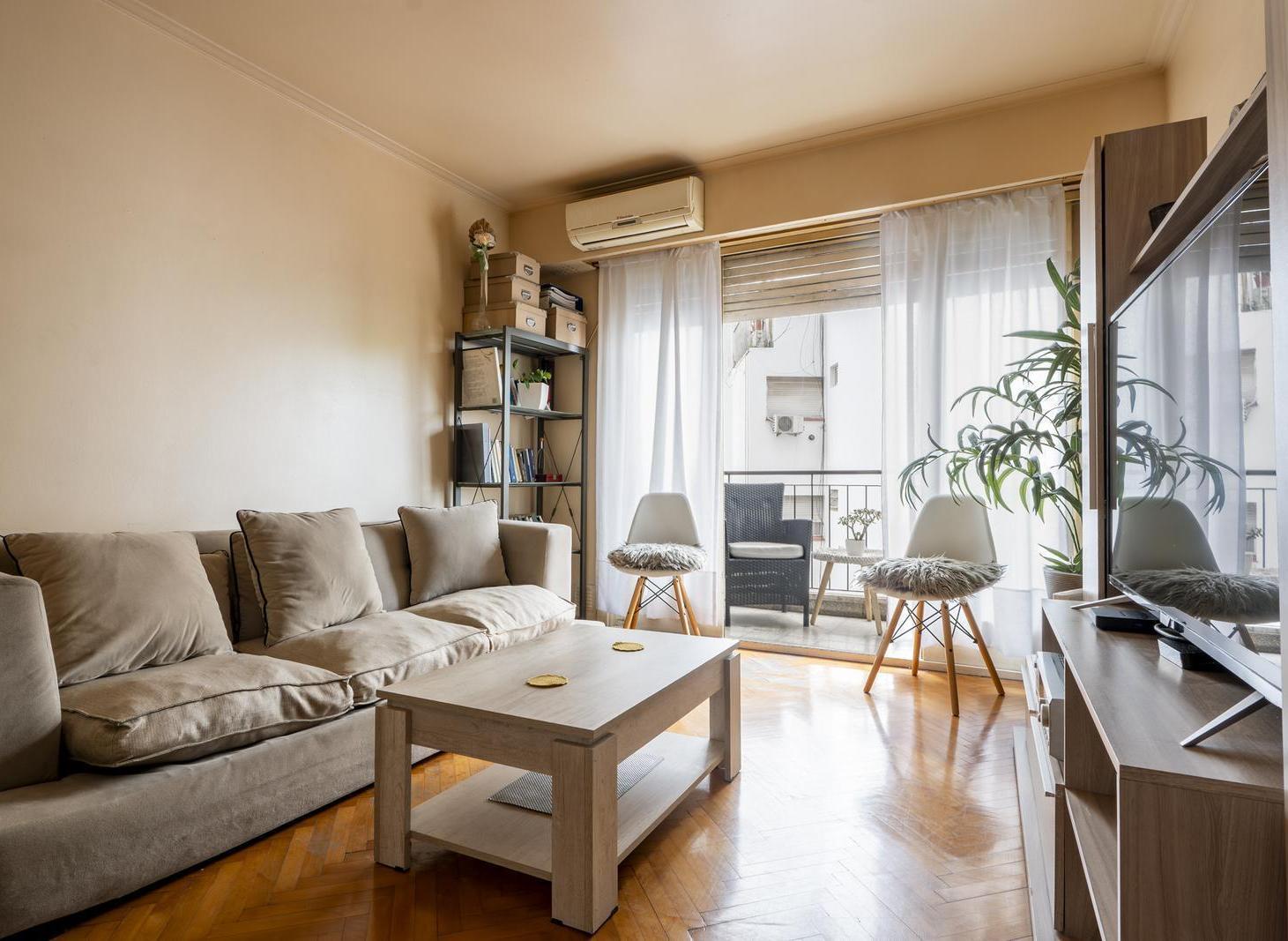 Foto de Venta Departamento de 3 ambientes con balcón – Muy luminoso – Caballito, imagen 2