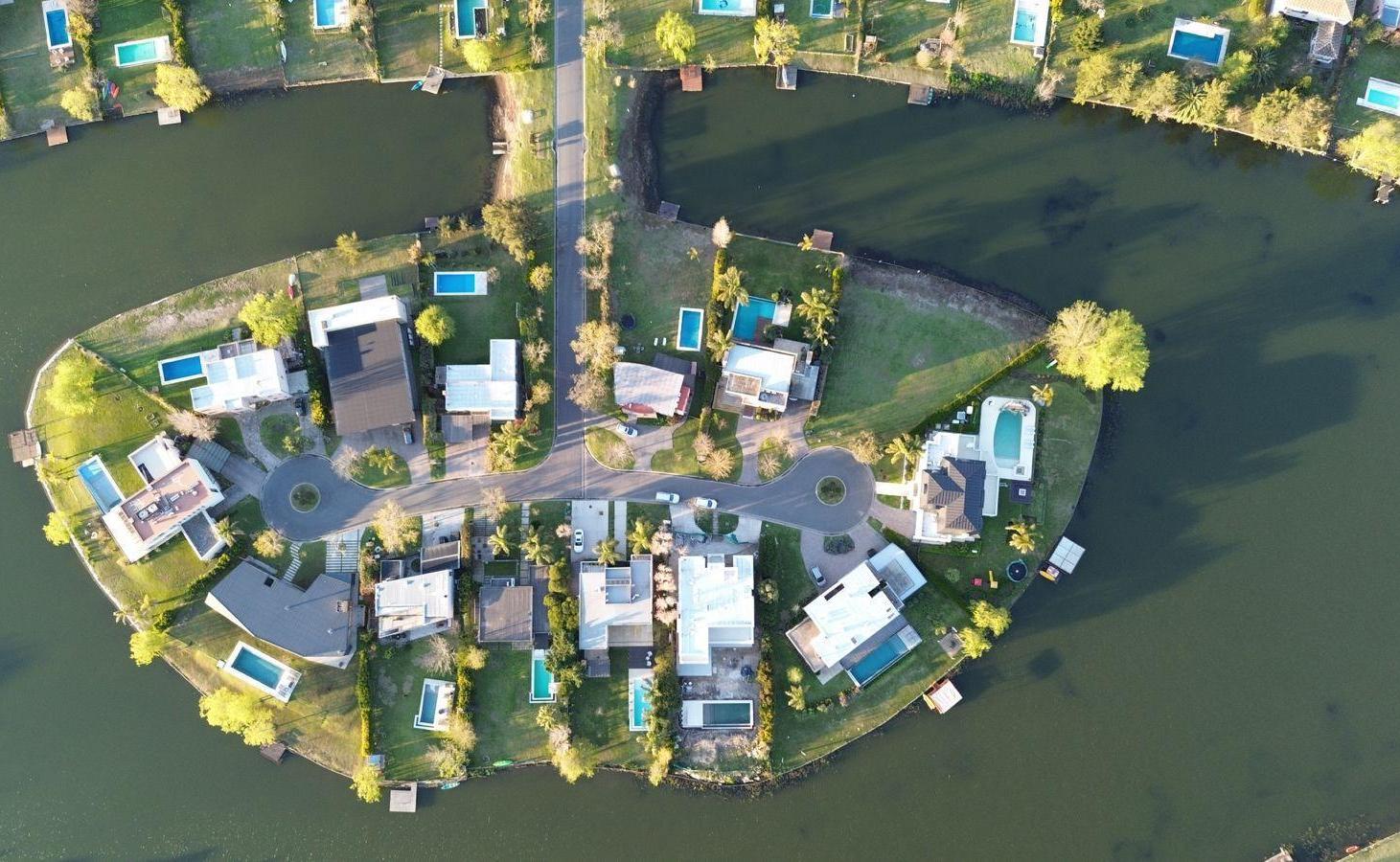 Foto de Venta de lote a la laguna de 1246m2 en Barrio Privado San Marco, imagen 1