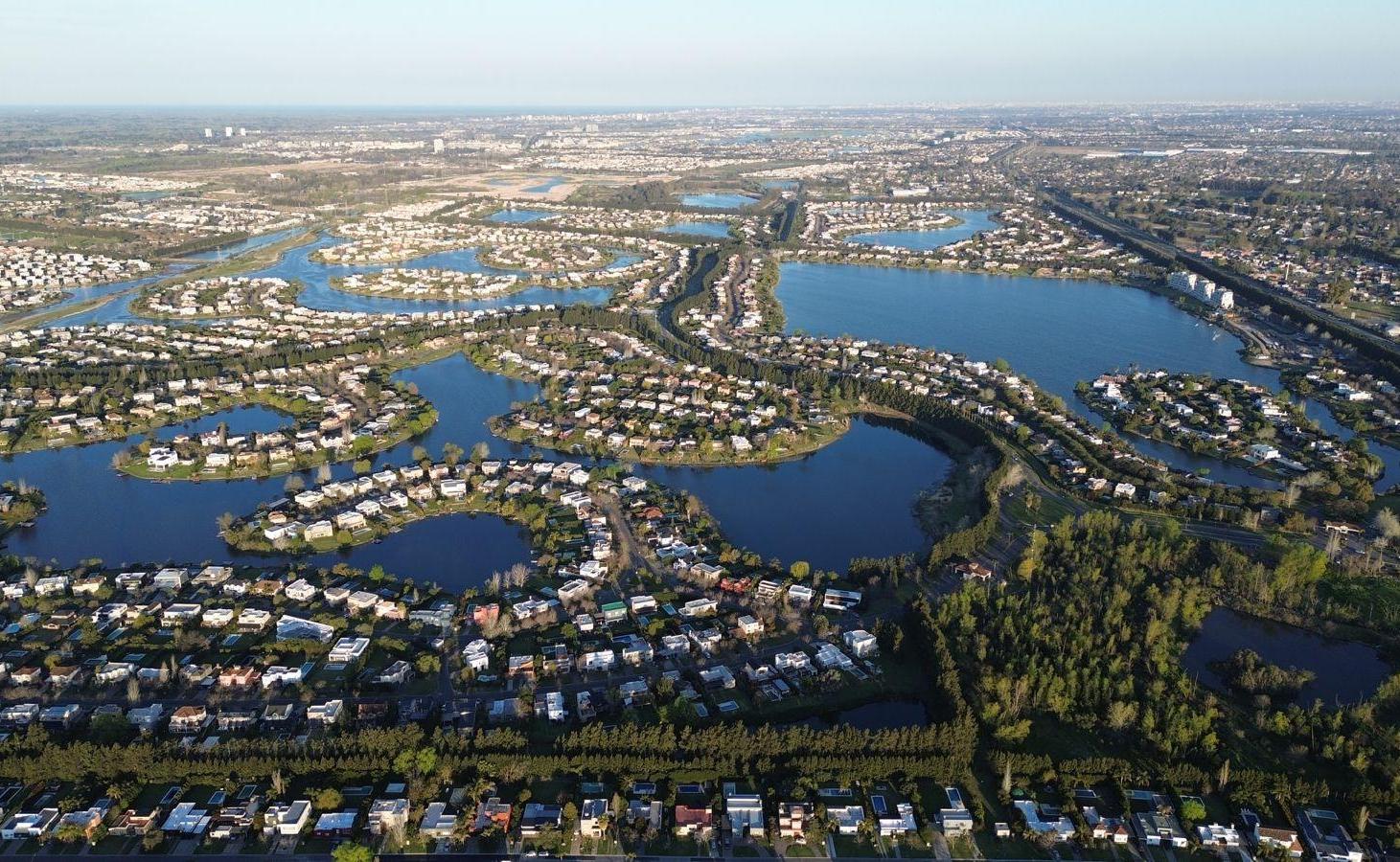 Foto de Venta de lote a la laguna de 1246m2 en Barrio Privado San Marco, imagen 5
