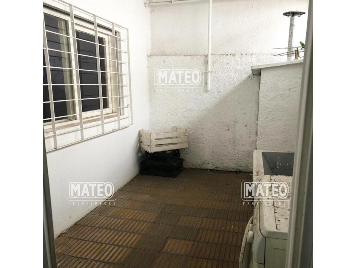 Departamento Al Frente en Condominio Céntrico, Moreno. 3