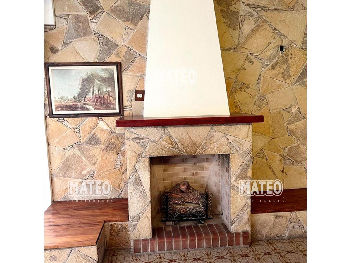 Casa con Amplios Ambientes en 2 Plantas. 5