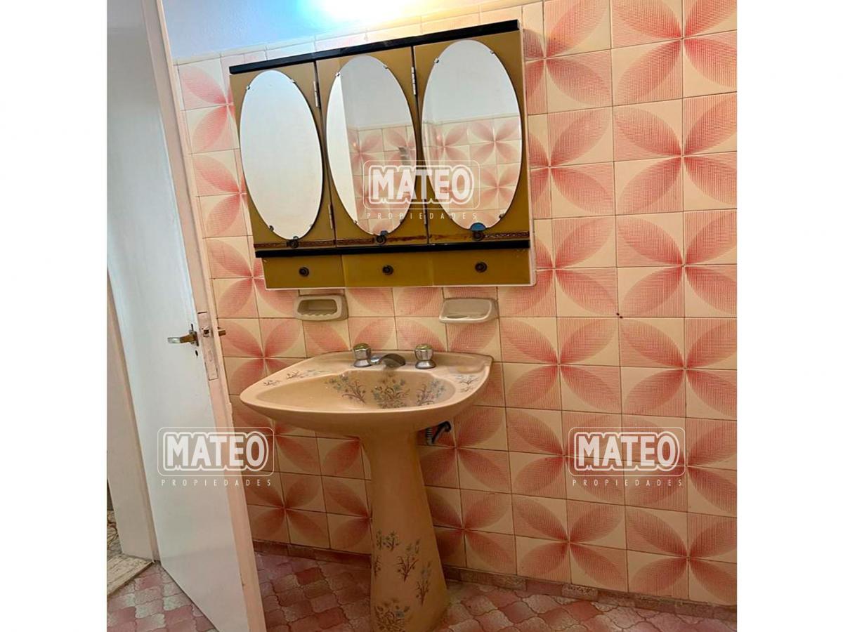 Casa con Amplios Ambientes en 2 Plantas. 3