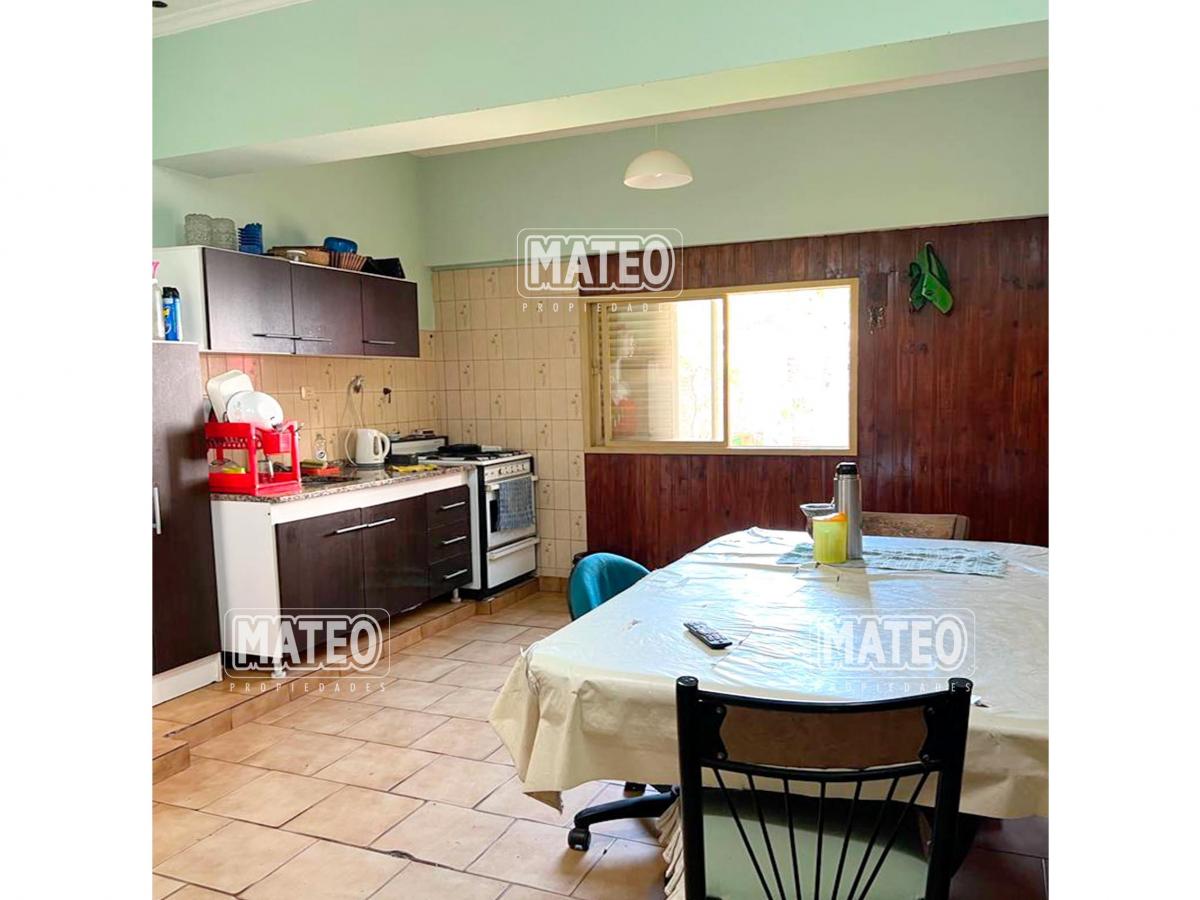 Vivienda con Local en Ubicación Estratégica Para Uso Comercial 3