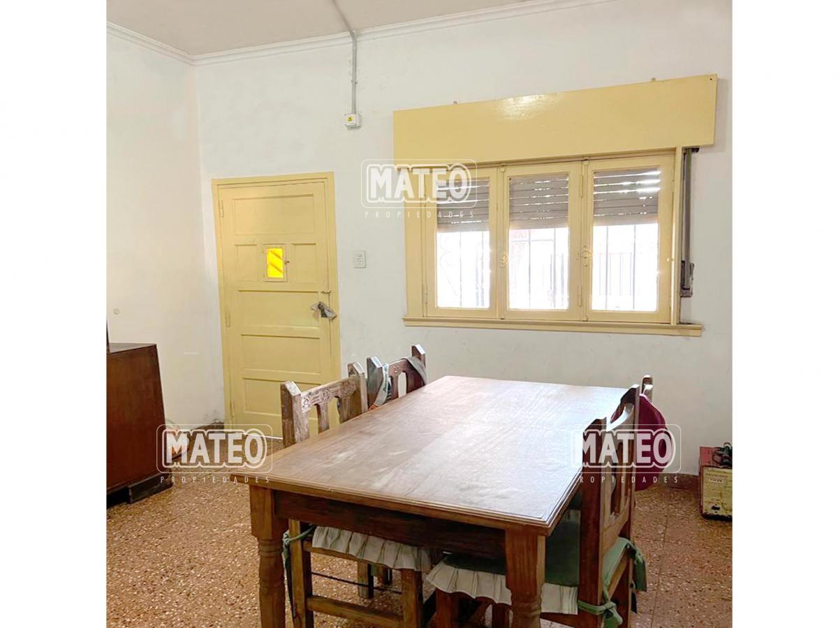 Vivienda con Local en Ubicación Estratégica Para Uso Comercial 4