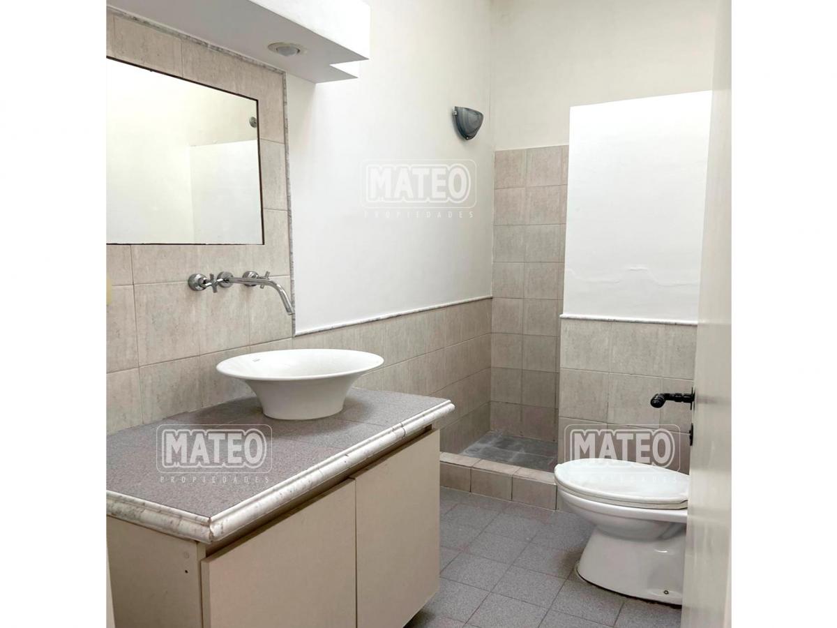 Casa en Venta en plena zona residencial.