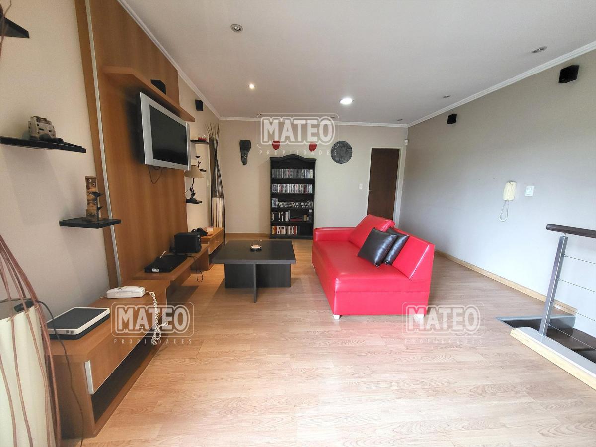 Venta de Casa Minimalista. 7 Ambientes. 2