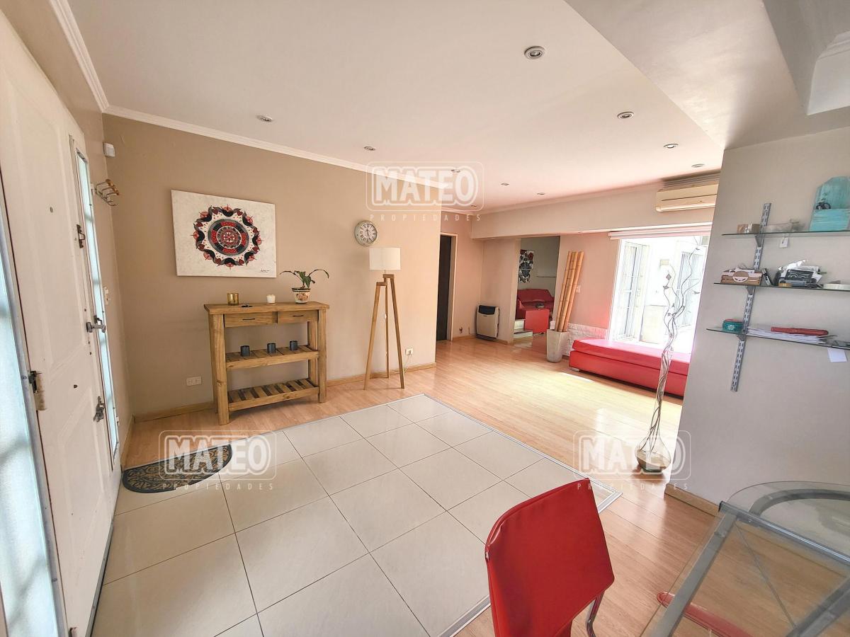Venta de Casa Minimalista. 7 Ambientes. 1