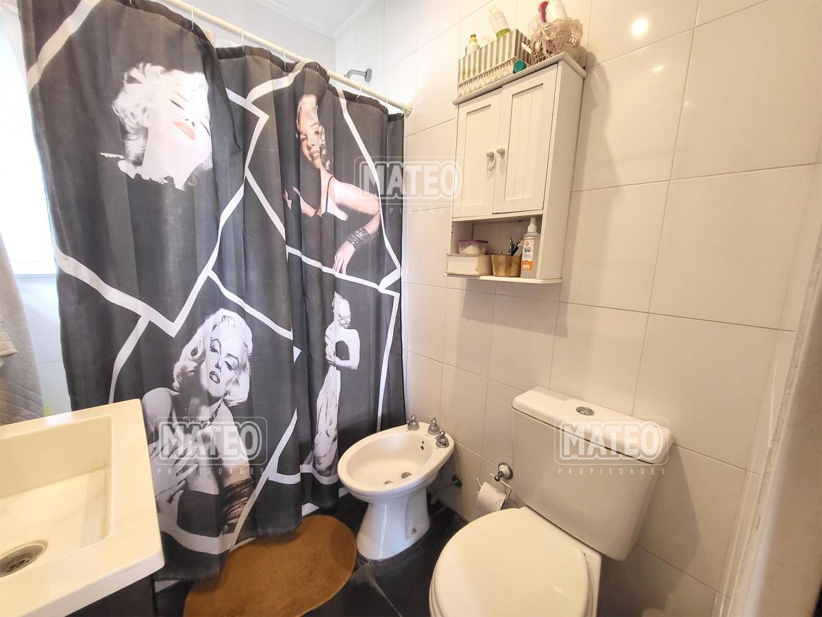 Venta de Casa Minimalista. 7 Ambientes. 5