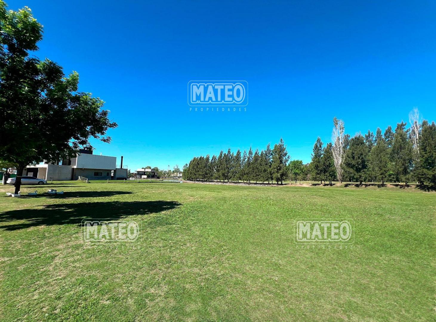 LOTE CENTRAL CON FONDO A AREA VERDE Y BRAZO DE LA LAGUNA PRINCIPAL