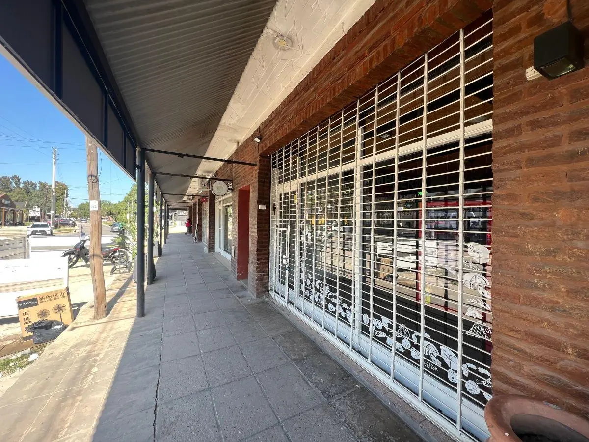 LOCAL COMERCIAL SOBRE CALLE GORRITI 3