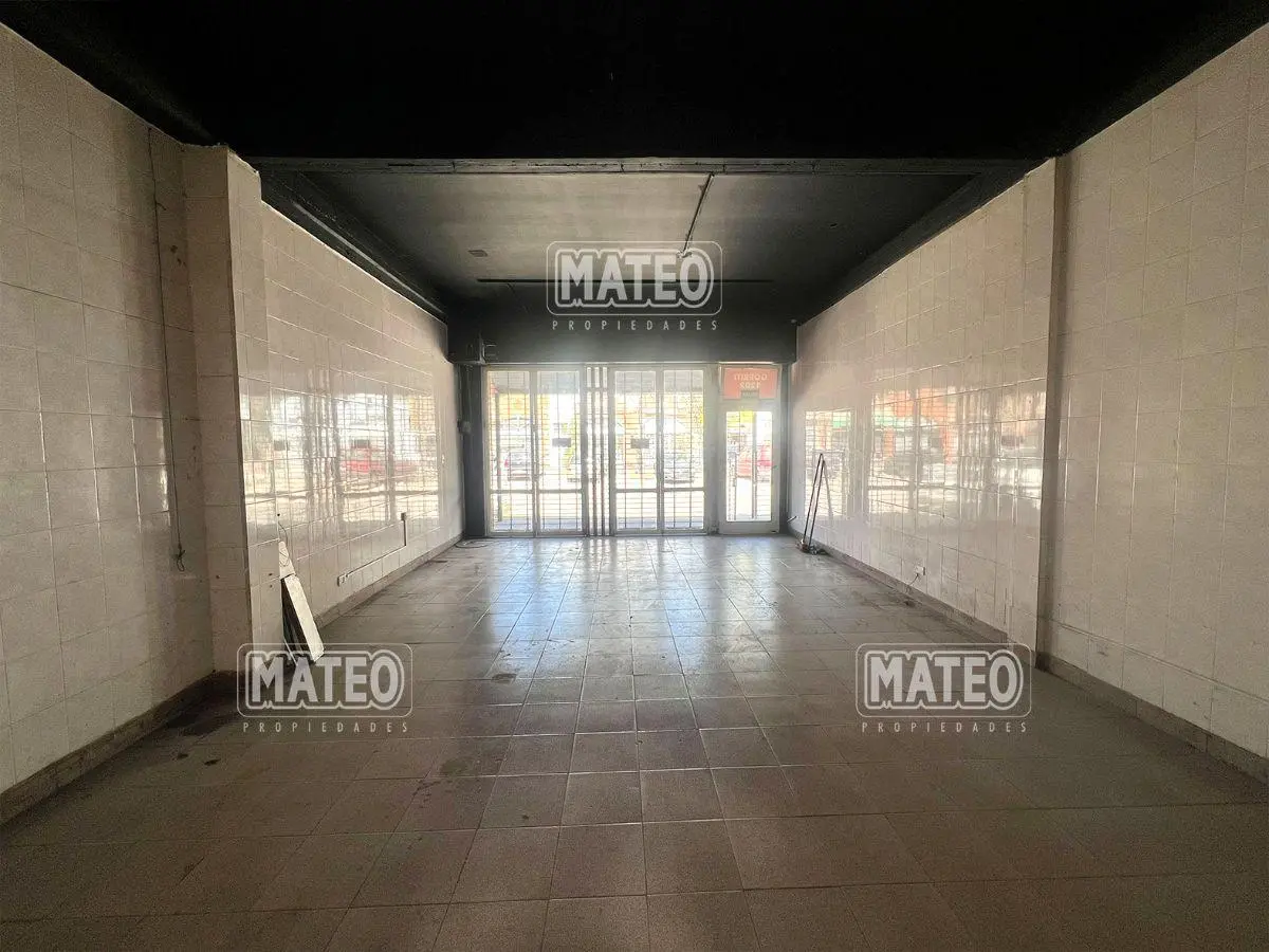 LOCAL COMERCIAL SOBRE CALLE GORRITI 4