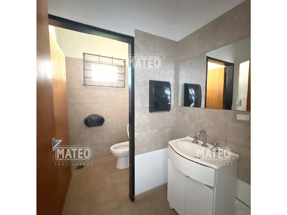 LOCAL COMERCIAL SOBRE CALLE GORRITI 3