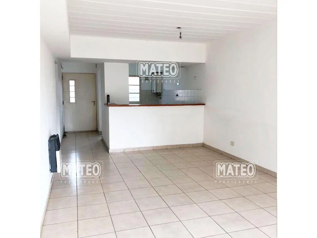 Condominio EL HOGAR OBRERO - Dos ambientes, jardín y cochera. 3