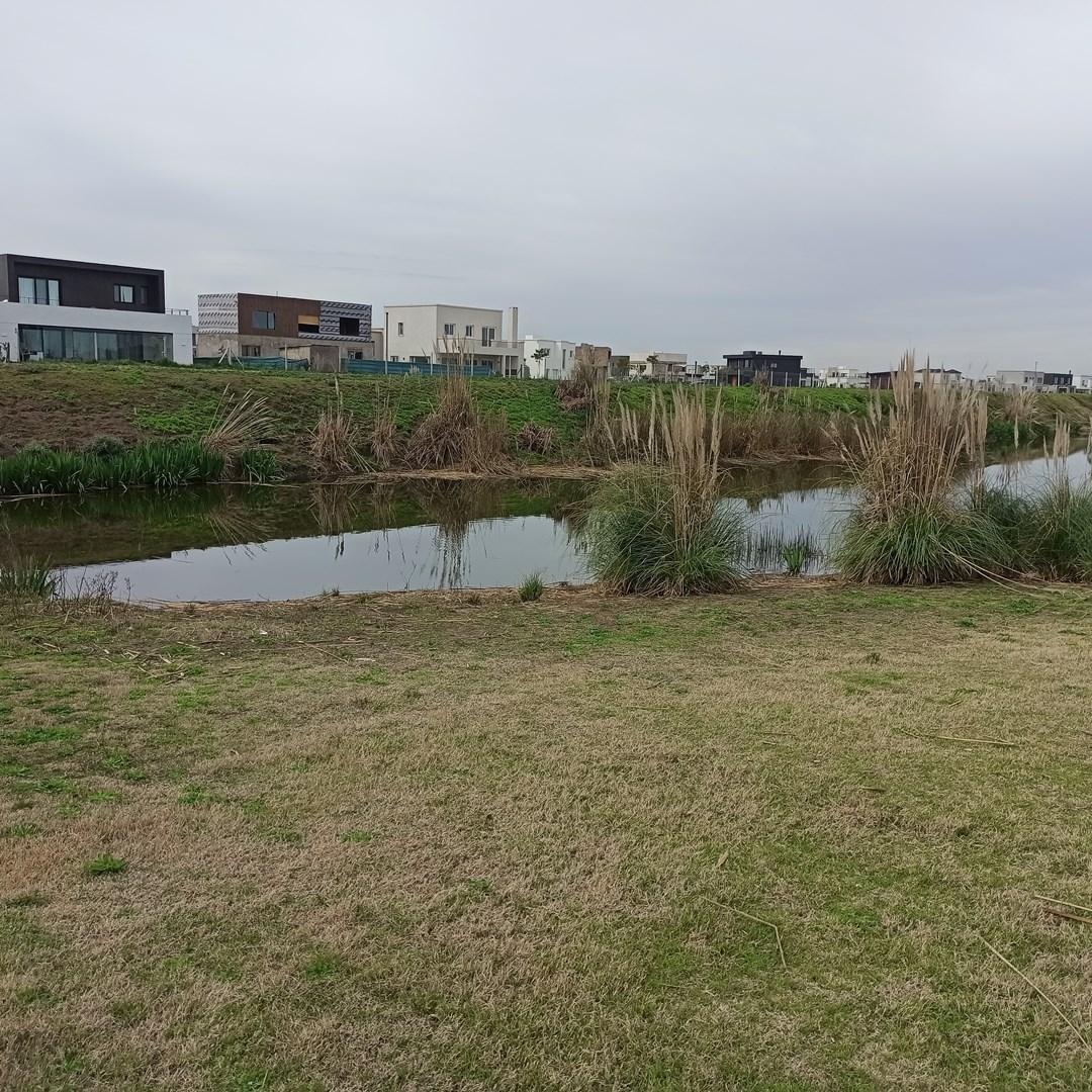 Foto de VENTA ESCOBAR EL CANTON B° GOLF EXCELENTE LOTE AL AGUA, imagen 5