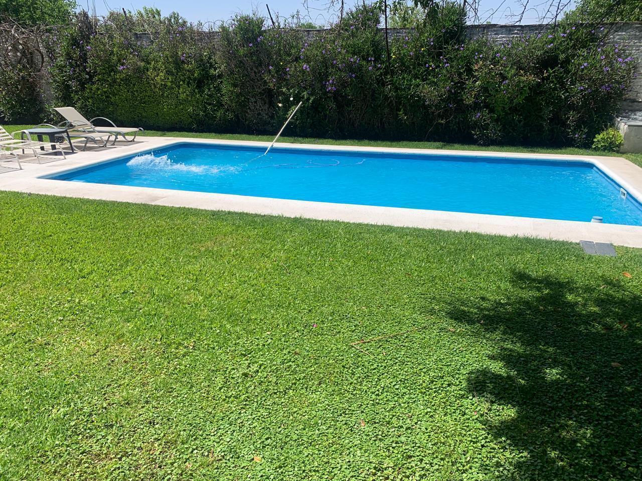 Venta casa tres plantas impecable estado en Barrio Cerrado La Colina Don Torcuato