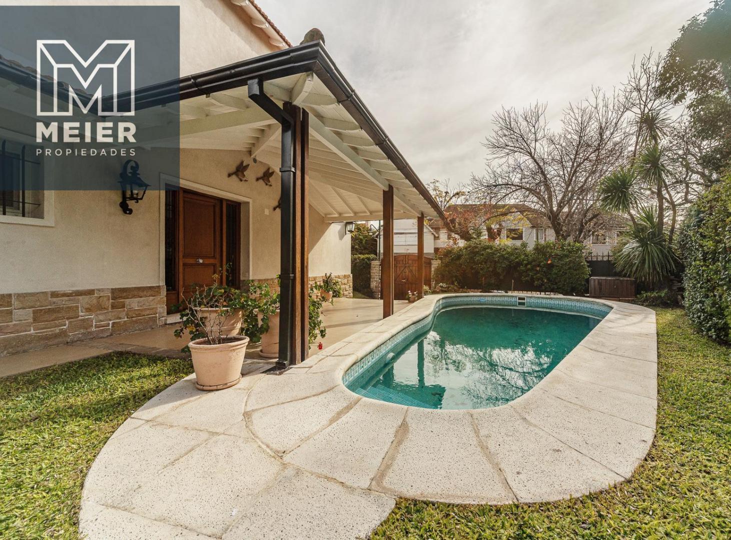 Excelente casa en venta 2 plantas Martínez residencial
