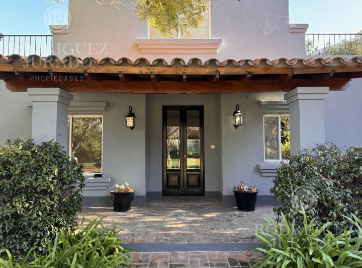 Lindísima casa sobre lote interno en Villa Bertha Benavidez (Apto Crédito) 5