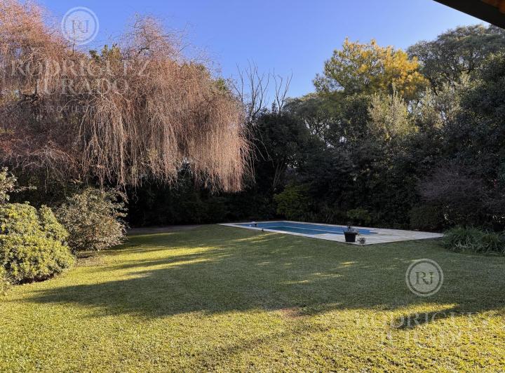 Lindísima casa sobre lote interno en Villa Bertha Benavidez (Apto Crédito) 2