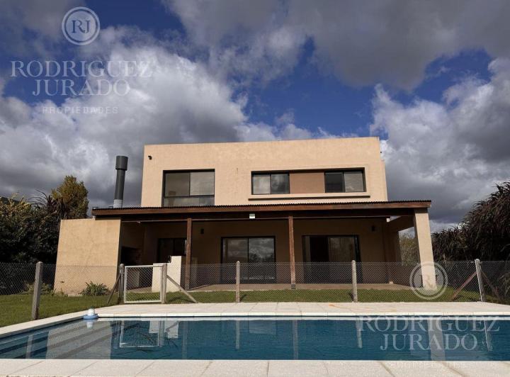 Casa A La Laguna En Venta O Alquiler En El Canton 2