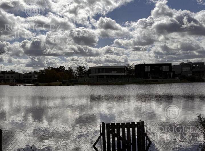 Casa A La Laguna En Venta O Alquiler En El Canton 5