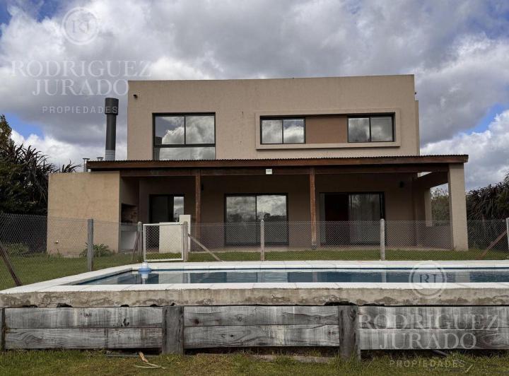 Casa A La Laguna En Venta O Alquiler En El Canton 3