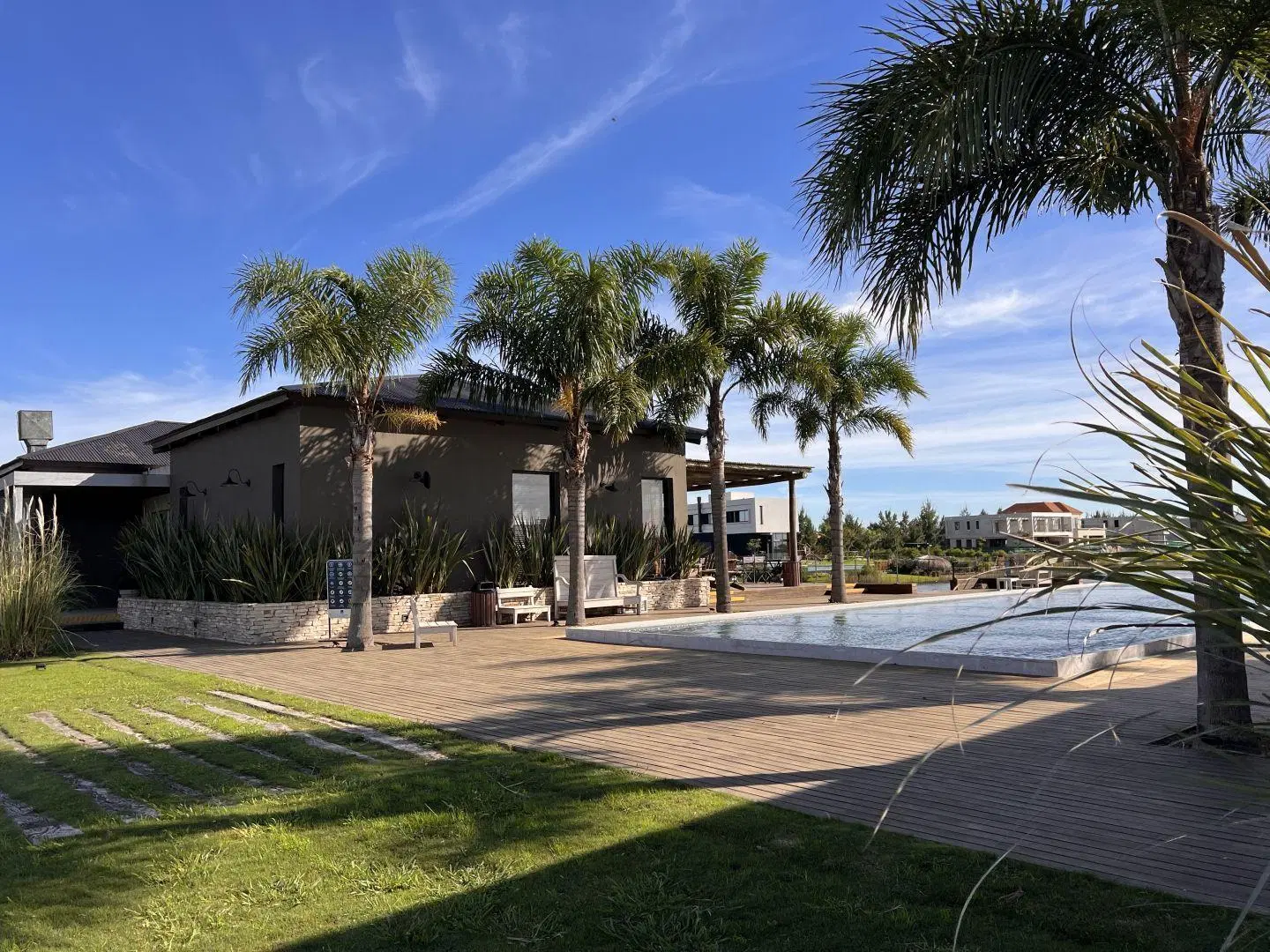 Lote en venta Naudir Escobar sin vecino al fondo 3