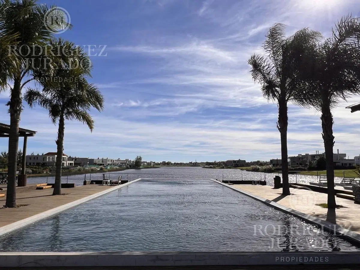 Lote al rio El Naudir Aguas privadas 4