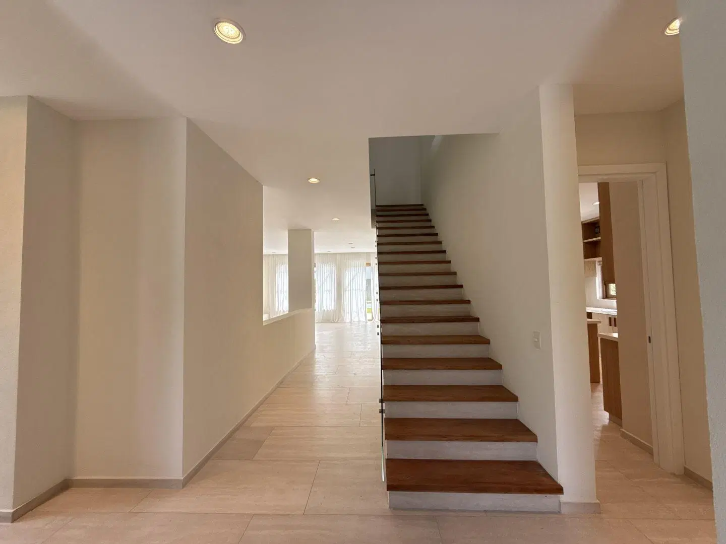 En venta - casa de diseño Carpinchos a estrenar - 4 dormitorios 2